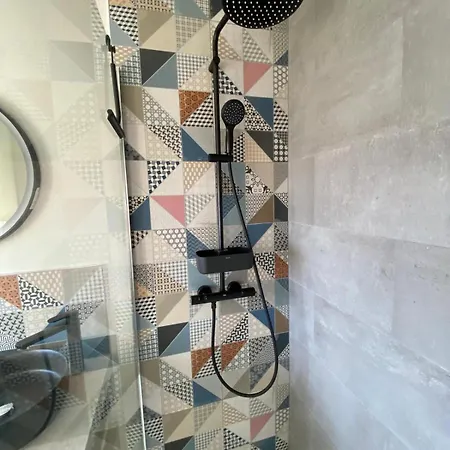 Au Pied De La Basilique De Nicolas De Port Apartman *